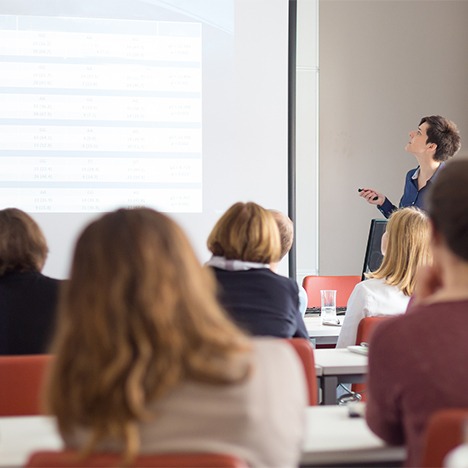 Độ sáng 4.000 Lumens